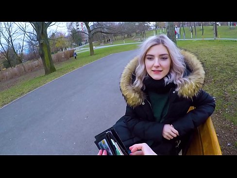 ❤️ Înghite sperma fierbinte a unui străin pentru bani - muie în parc de Eva Elfie at ro.porn-evooli.ru